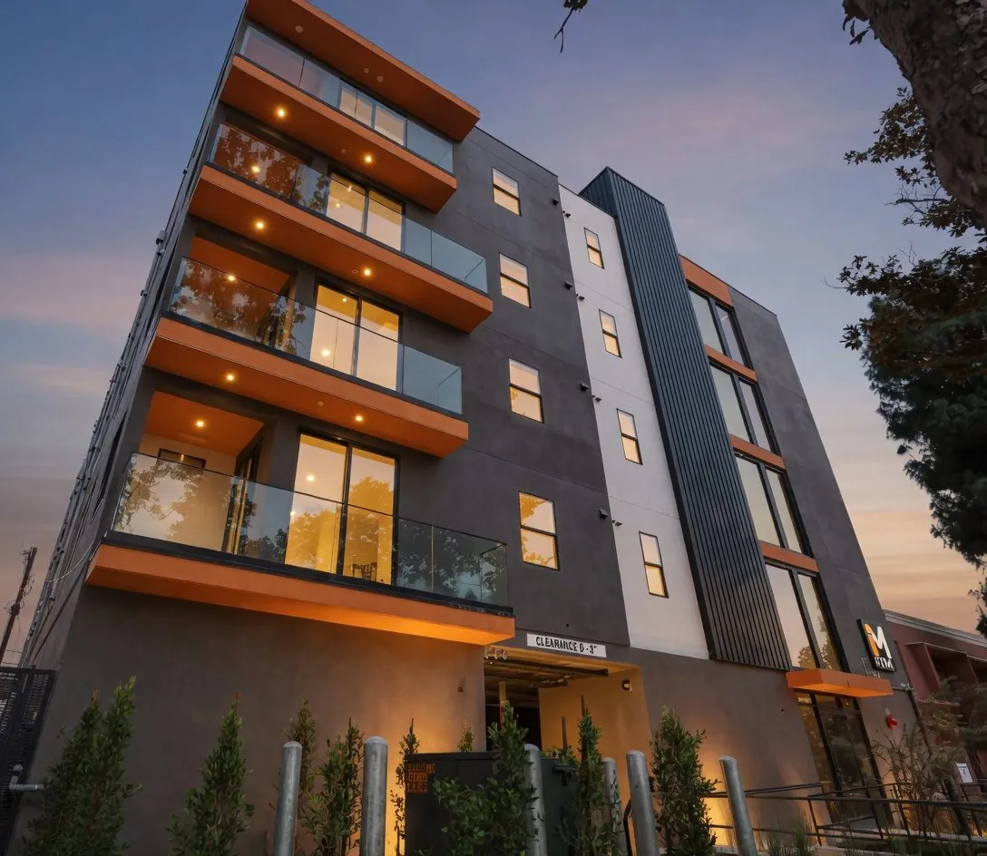 11155 Huston Street — dusk_facade