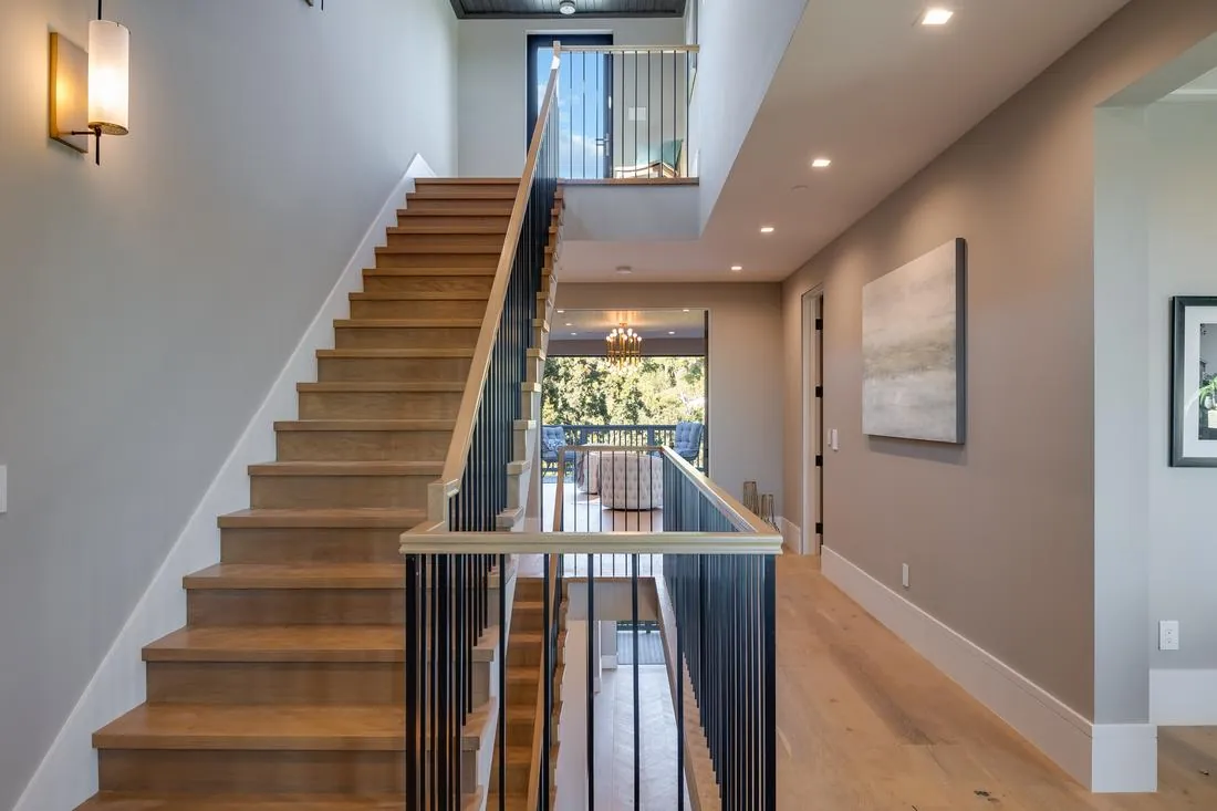 562 Greencraig Road photo 10