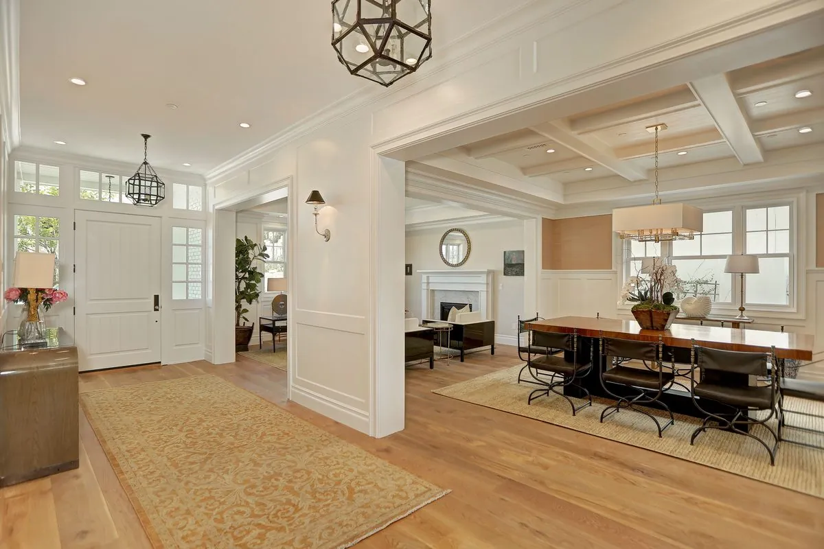 Monument Residence — entry hallway